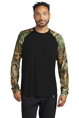 Realtree Colorblock Performance Long Sleeve Tee